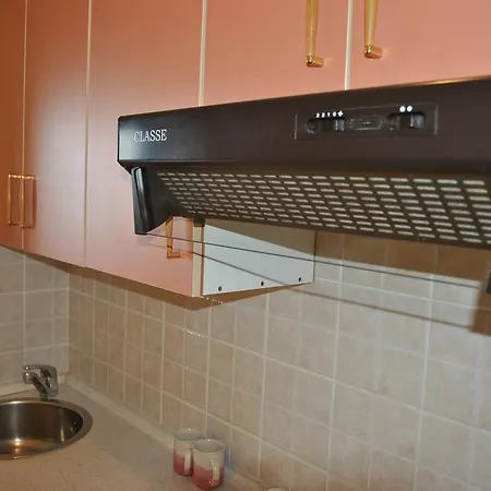 Apartment Mime
