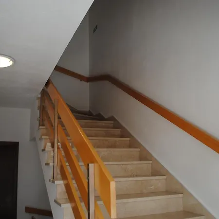 Apartment Mime *